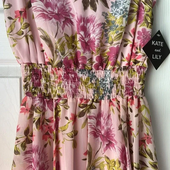 Ladies pink floral sleeveless dress - Picture 2 of 9